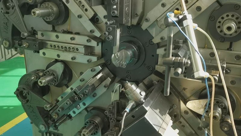 Square compression spring