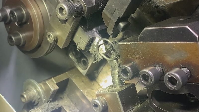 Round-wire-snap-ring-manufacturing